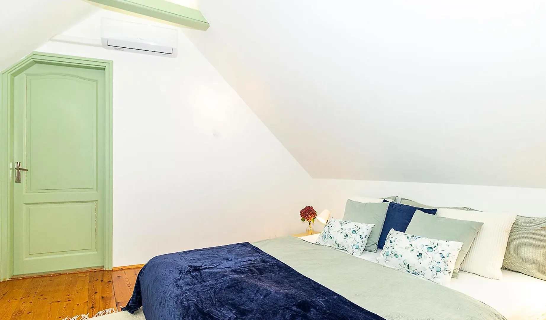 Lotus Apartman Erlau
